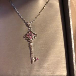 Beautiful key to the heart necklace